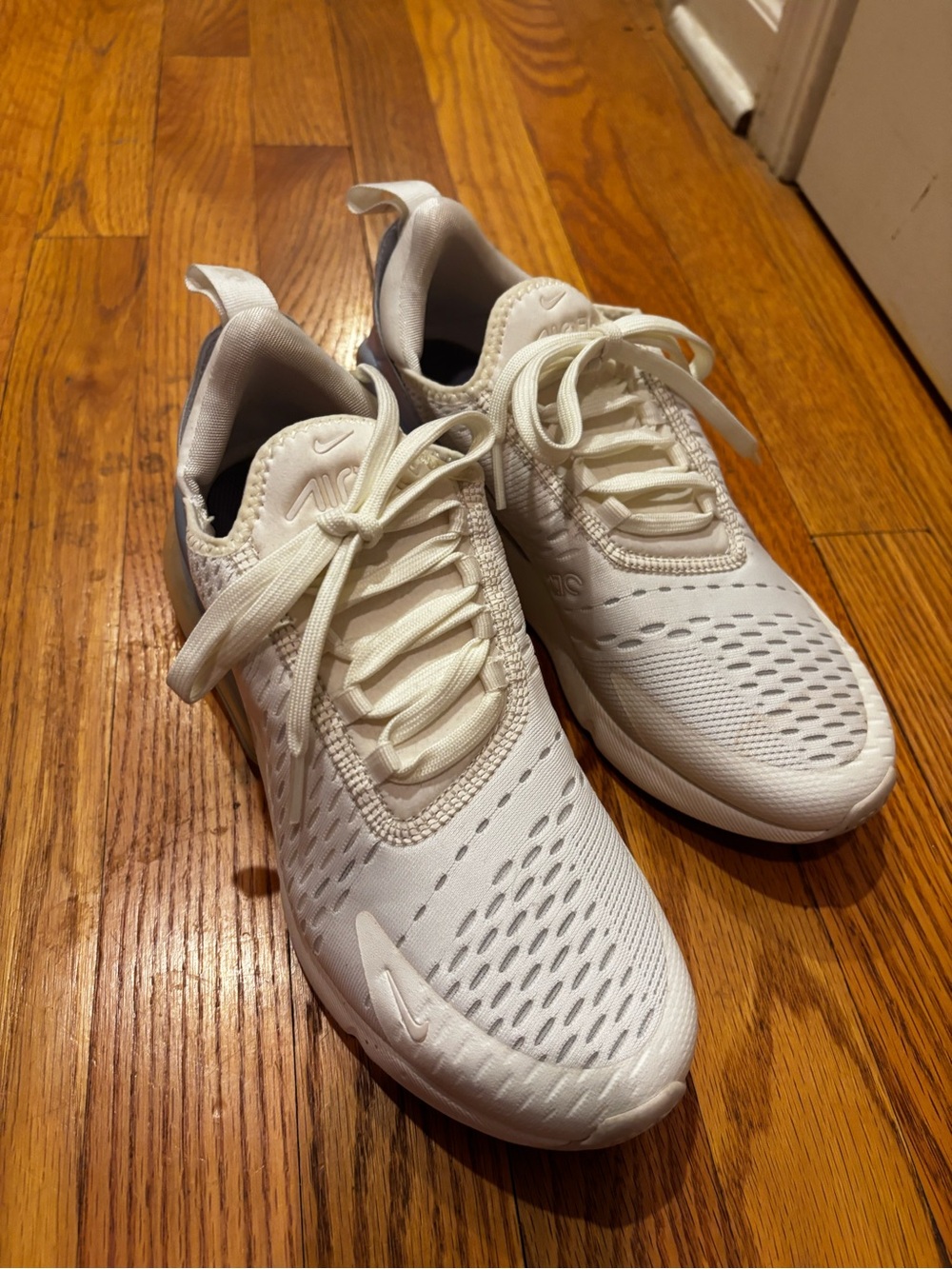 Nike Women’s Air Max 270 Sneakers in White and Light Gray - Picture 3 of 5